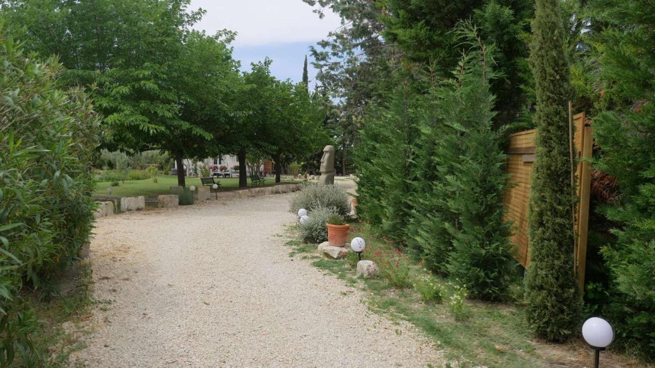 דירות טרסקון Mas Maurane - Le Bougainvillier Aux Portes D'Arles מראה חיצוני תמונה